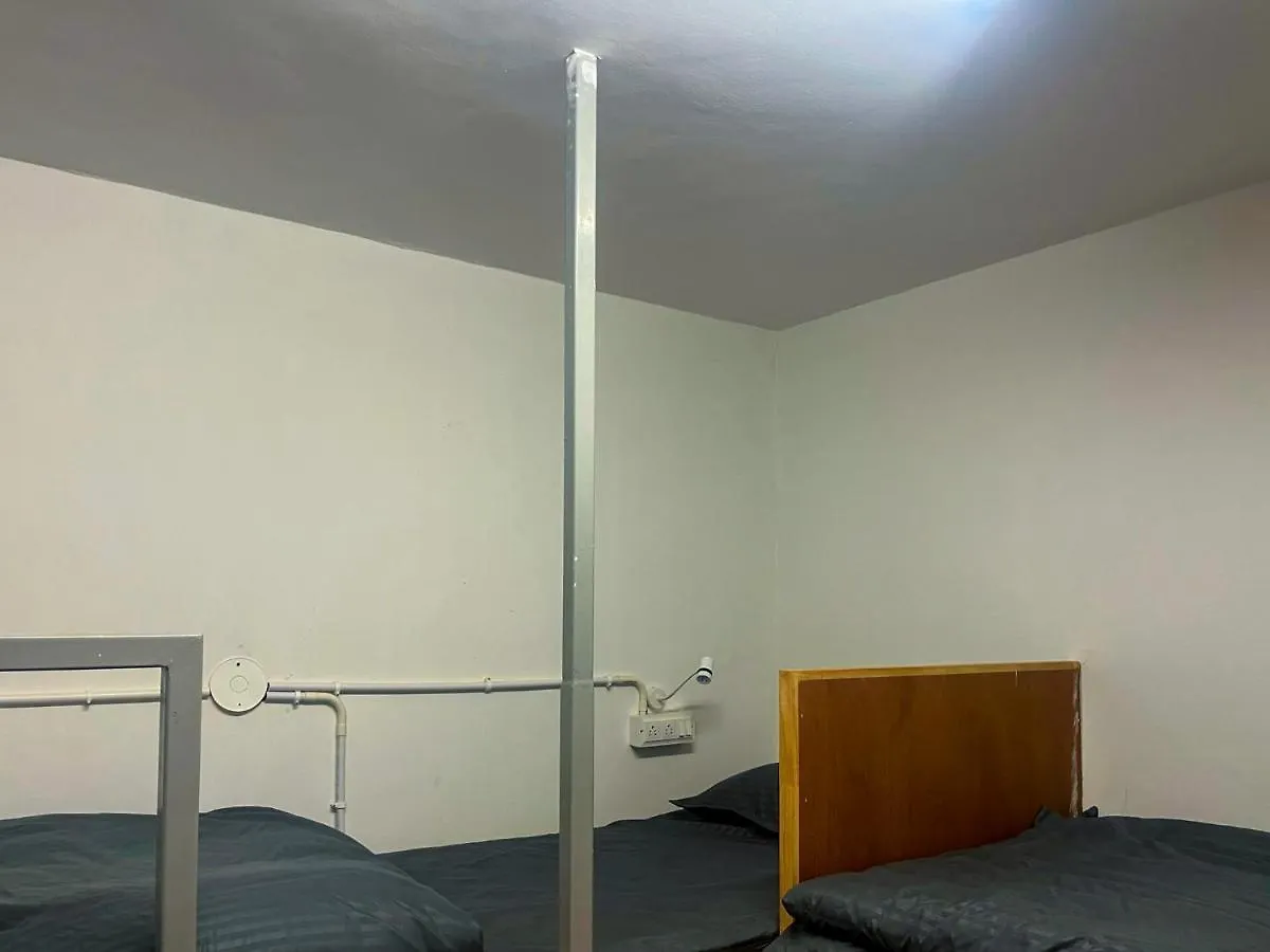 Rahees Bi Roambay - Backpacker Hostel Mysore India