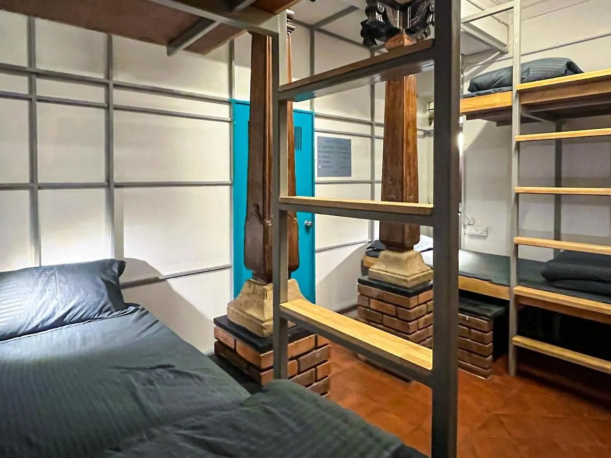Rahees Bi Roambay - Backpacker Hostel Mysore 0*,