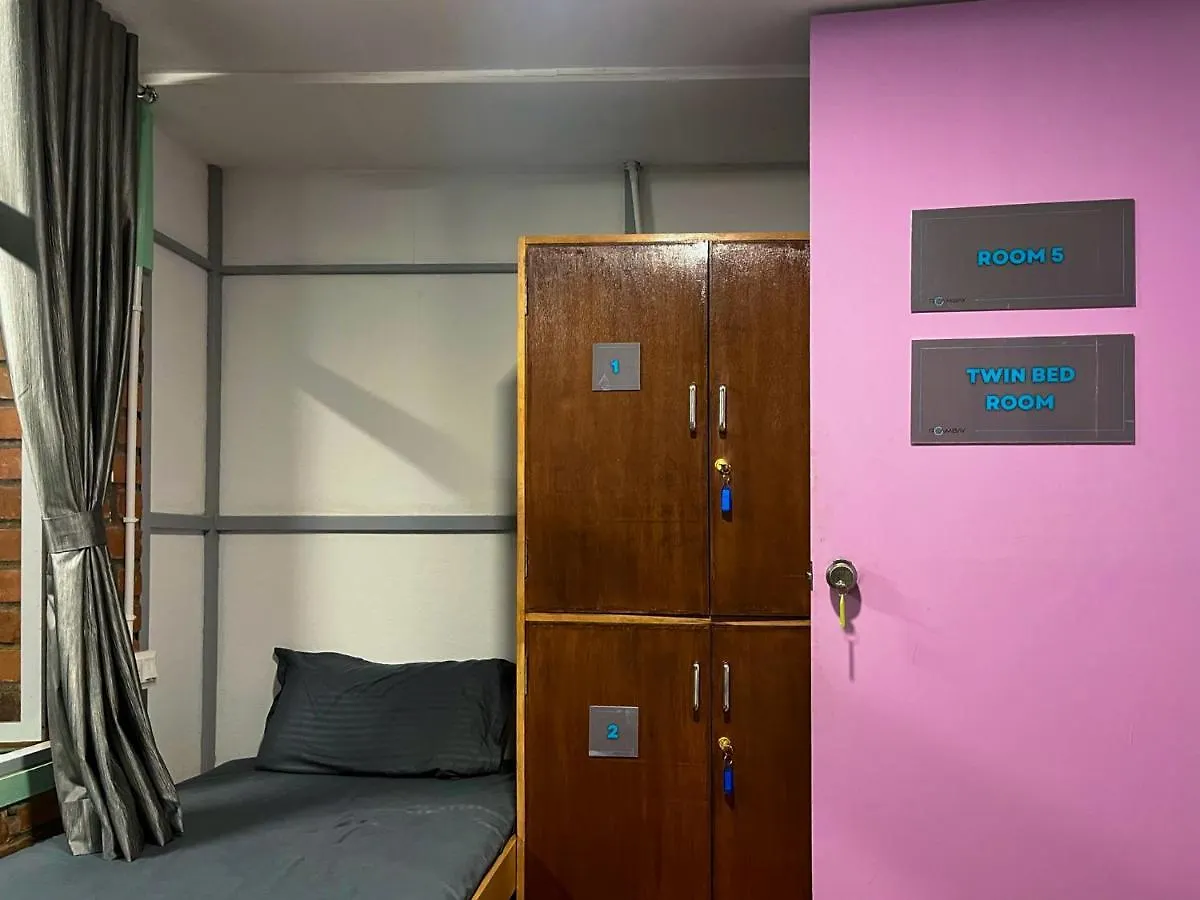 Rahees Bi Roambay - Backpacker Hostel Mysore