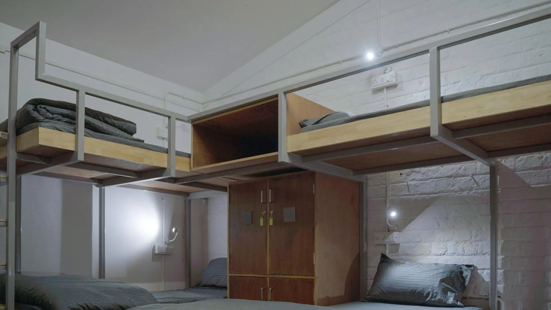 Rahees Bi Roambay - Backpacker Hostel Mysore 0*,  India